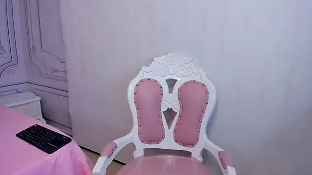 Snapshot of Daphne_Fox_ chatting on 03/04/25, 08:57 Daphne Fox online show from 03/04/25, 08:57