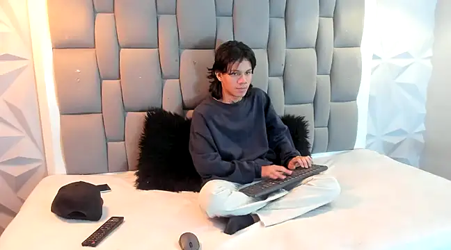 andy dan18 online show from 02/11/25, 02:46