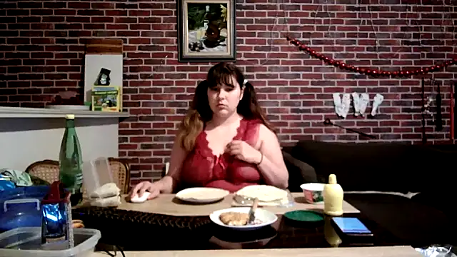 Heleneecesmecs2 online show from 04/05/26, 07:55