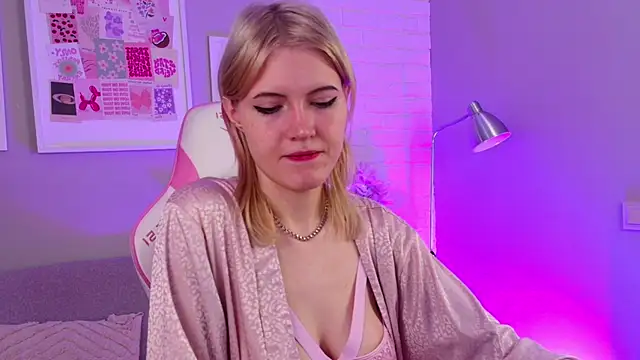 NellieLoyns online show from 03/10/25, 05:07