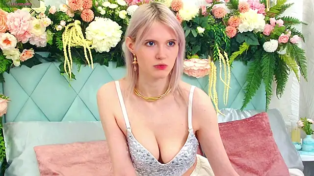 NellieLoyns online show from 10/20/25, 05:35