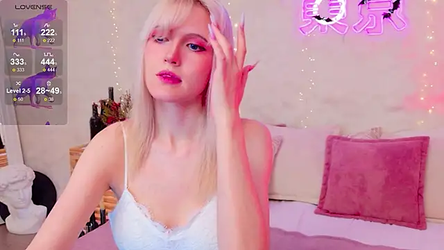 NellieLoyns online show from 10/29/25, 05:14