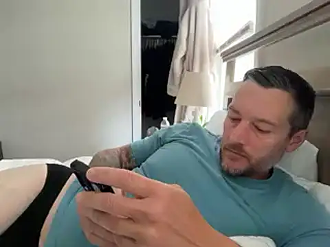 Snapshot of moon-boy chatting on 10/14/25, 05:36 moon-boy online show from 10/14/25, 05:36