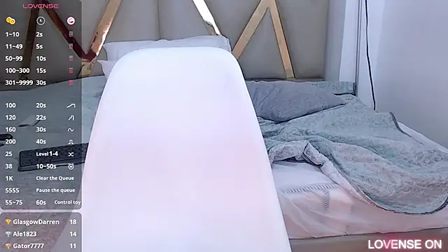 Snapshot of MommyHelpsmee chatting on 03/14/25, 07:12 MommyHelpsmee online show from 03/14/25, 07:12