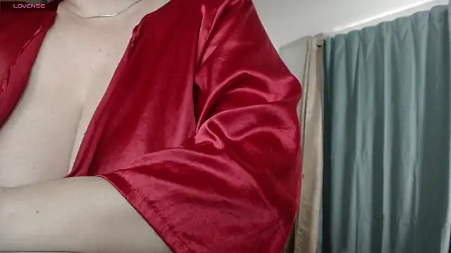 Snapshot of MommyHelpsmee chatting on 10/16/25, 10:22 MommyHelpsmee online show from 10/16/25, 10:22