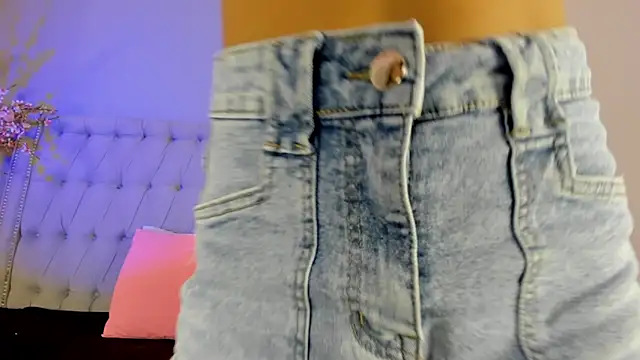 GysellHanson online show from 11/30/25, 11:36