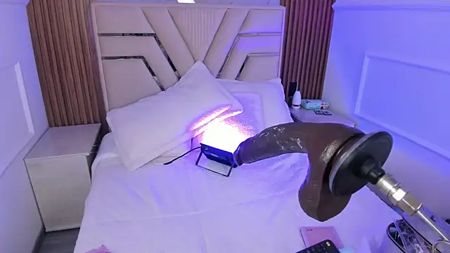 LolaAngellx online show from 02/10/25, 11:13