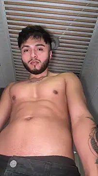 Snapshot of Beboteejoel chatting on 10/15/25, 05:18 Beboteejoel online show from 10/15/25, 05:18