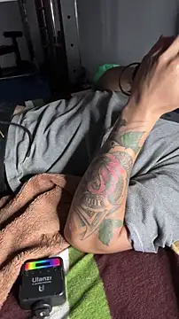 Snapshot of Beboteejoel chatting on 11/21/25, 01:10 Beboteejoel online show from 11/21/25, 01:10