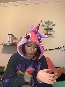 BlueStoneX online show from 12/22/25, 07:05