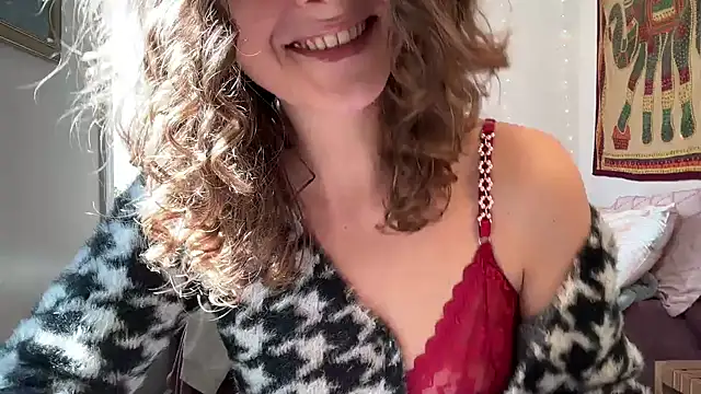 leahsparkles online show from 03/03/25, 04:14