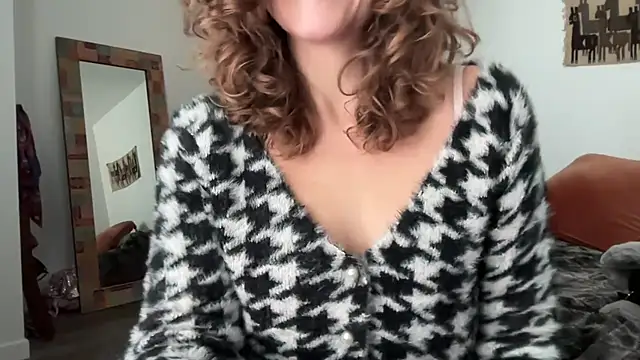 leahsparkles online show from 11/24/25, 03:01