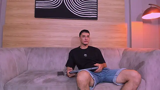 hell twink online show from 05/27/26, 03:42