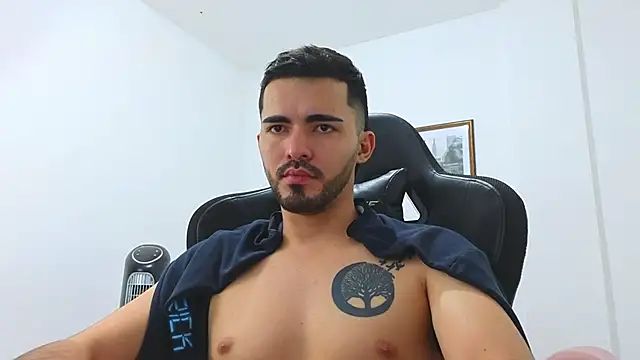 Massimoo 07 online show from 01/04/25, 01:52