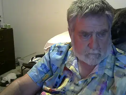 Snapshot of viejo_oso chatting on 09/20/25, 02:23 viejo oso online show from 09/20/25, 02:23