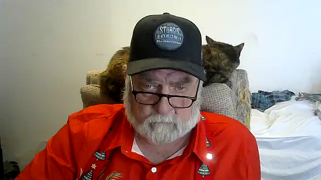 Snapshot of viejo_oso chatting on 12/14/25, 10:36 viejo oso online show from 12/14/25, 10:36