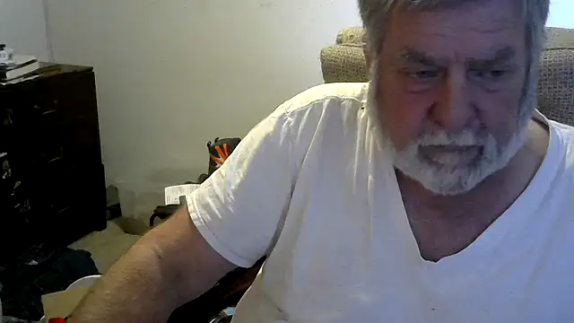 Snapshot of viejo_oso chatting on 01/10/26, 05:48 viejo oso online show from 01/10/26, 05:48