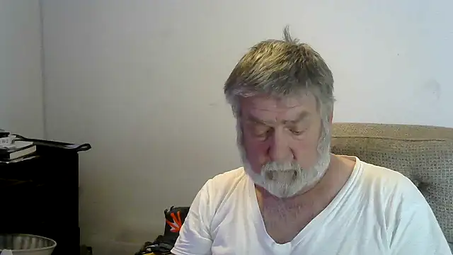 Snapshot of viejo_oso chatting on 01/18/26, 10:02 viejo oso online show from 01/18/26, 10:02