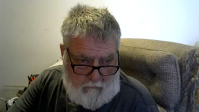 Snapshot of viejo_oso chatting on 03/22/26, 06:55 viejo oso online show from 03/22/26, 06:55