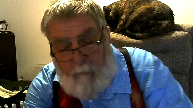 Snapshot of viejo_oso chatting on 04/10/26, 03:23 viejo oso online show from 04/10/26, 03:23