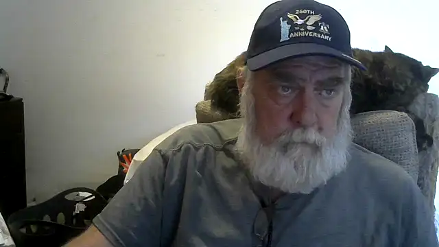 Snapshot of viejo_oso chatting on 04/19/26, 08:22 viejo oso online show from 04/19/26, 08:22