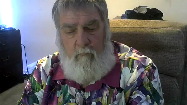 Snapshot of viejo_oso chatting on 05/09/26, 06:18 viejo oso online show from 05/09/26, 06:18
