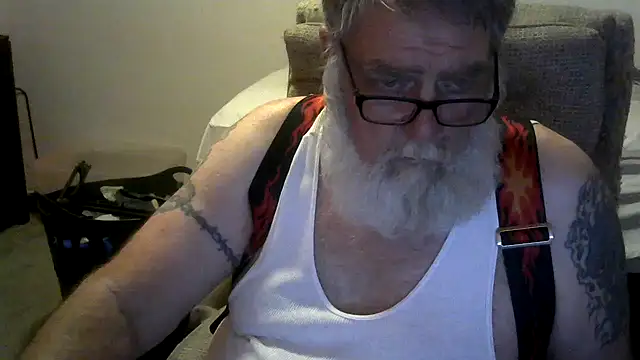 Snapshot of viejo_oso chatting on 05/13/26, 06:11 viejo oso online show from 05/13/26, 06:11