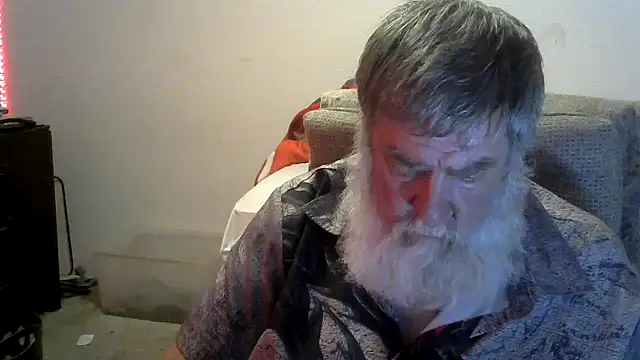 Snapshot of viejo_oso chatting on 06/13/26, 05:27 viejo oso online show from 06/13/26, 05:27