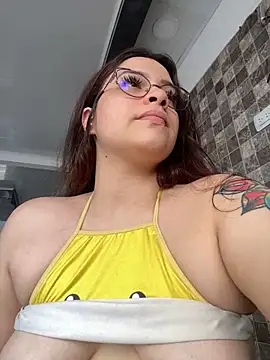 Snapshot of Sophia_cyrus11 chatting on 02/01/25, 05:47 Sophia cyrus11 online show from 02/01/25, 05:47