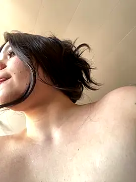 Snapshot of Sophia_cyrus11 chatting on 09/25/25, 05:49 Sophia cyrus11 online show from 09/25/25, 05:49