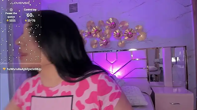 stefany duque1  online show from 12/24/24, 10:06