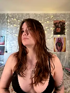 Sabrina shells online show from 11/12/25, 10:04