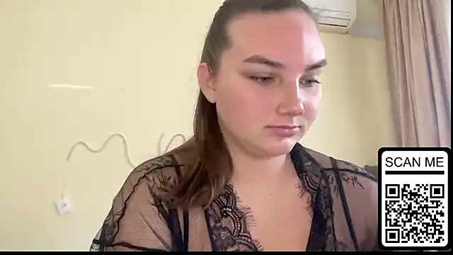 Snapshot of Dreamyblushfairy chatting on 09/21/25, 02:19 Dreamyblushfairy online show from 09/21/25, 02:19