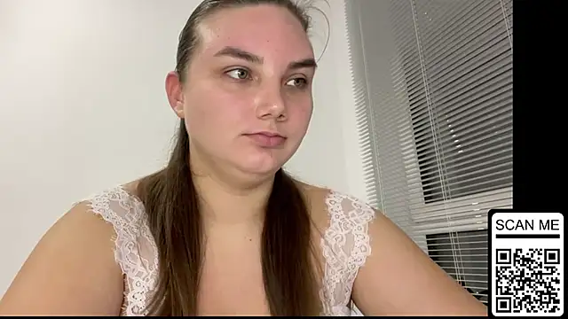 Snapshot of Dreamyblushfairy chatting on 10/26/25, 08:04 Dreamyblushfairy online show from 10/26/25, 08:04