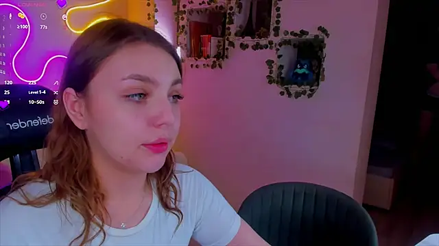 RobertAndLinela online show from 12/25/24, 01:42