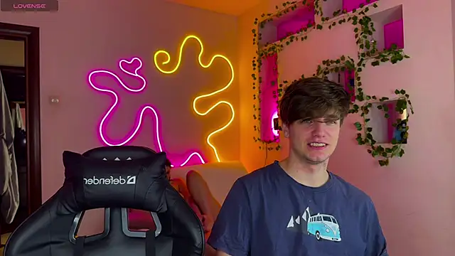 RobertAndLinela online show from 02/28/25, 10:09