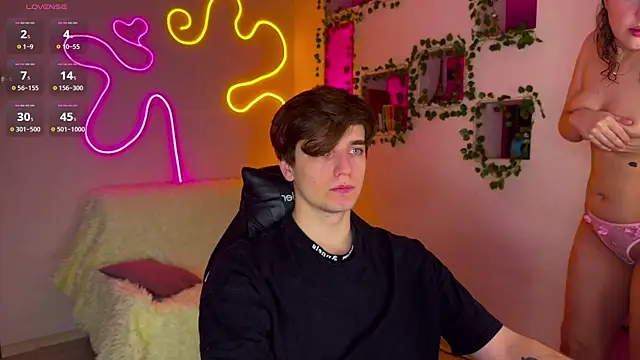 RobertAndLinela online show from 03/21/25, 06:18