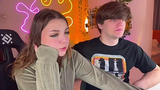 RobertAndLinela online show from 11/12/25, 02:50