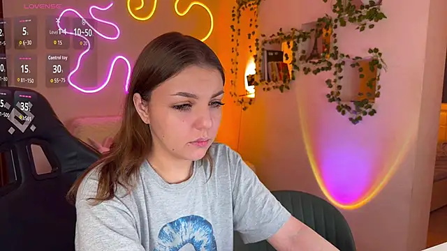 RobertAndLinela online show from 11/18/25, 05:17