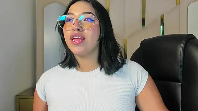 IsabellRodriguez18 online show from 05/11/26, 03:23