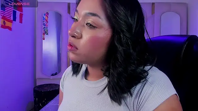 IsabellRodriguez18 online show from 06/26/26, 04:28