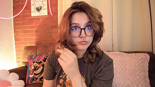 Hazelbrownn2000 online show from 10/17/25, 11:18