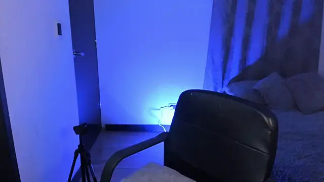 nala-saphir online show from 12/22/25, 07:16