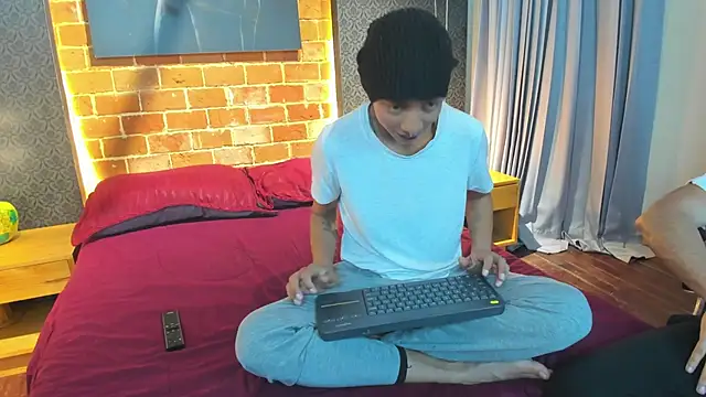 AntonAndSofii online show from 01/20/25, 03:15