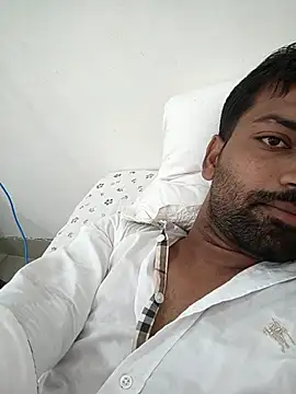 playboyz77 online show from 09/28/25, 04:18