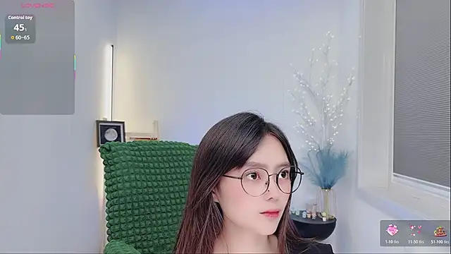 Snapshot of Natasha2025 chatting on 11/12/25, 05:02 Natasha2025 online show from 11/12/25, 05:02