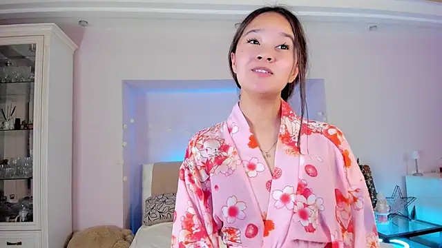 Maekko online show from 01/10/25, 05:24