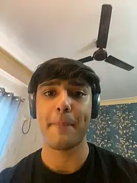 Snapshot of sunny49477 chatting on 12/26/24, 04:43 sunny49477 online show from 12/26/24, 04:43