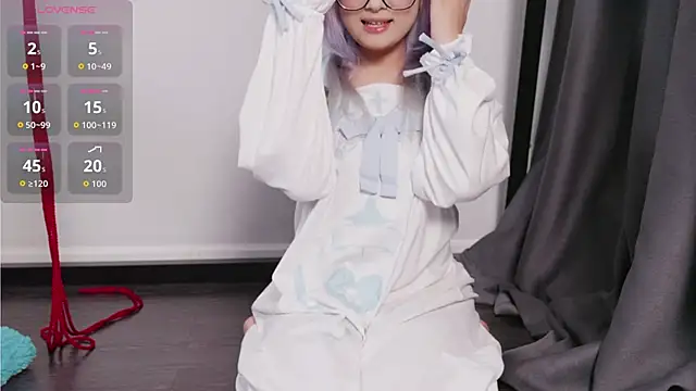 Snapshot of Yu_UwU_ chatting on 10/17/25, 01:57 Yu UwU online show from 10/17/25, 01:57