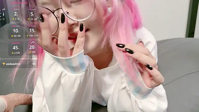 Yu UwU  online show from 06/07/26, 01:48